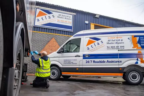 Atlas Repair offer nationwide tail lifting services