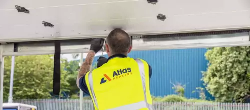 Atlas Repair offer nationwide tail lifting services